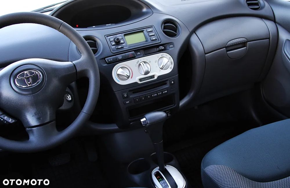 Toyota Yaris 1.3 Sol - 26