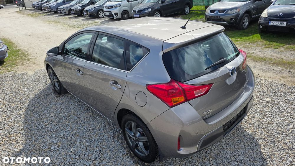 Toyota Auris - 14
