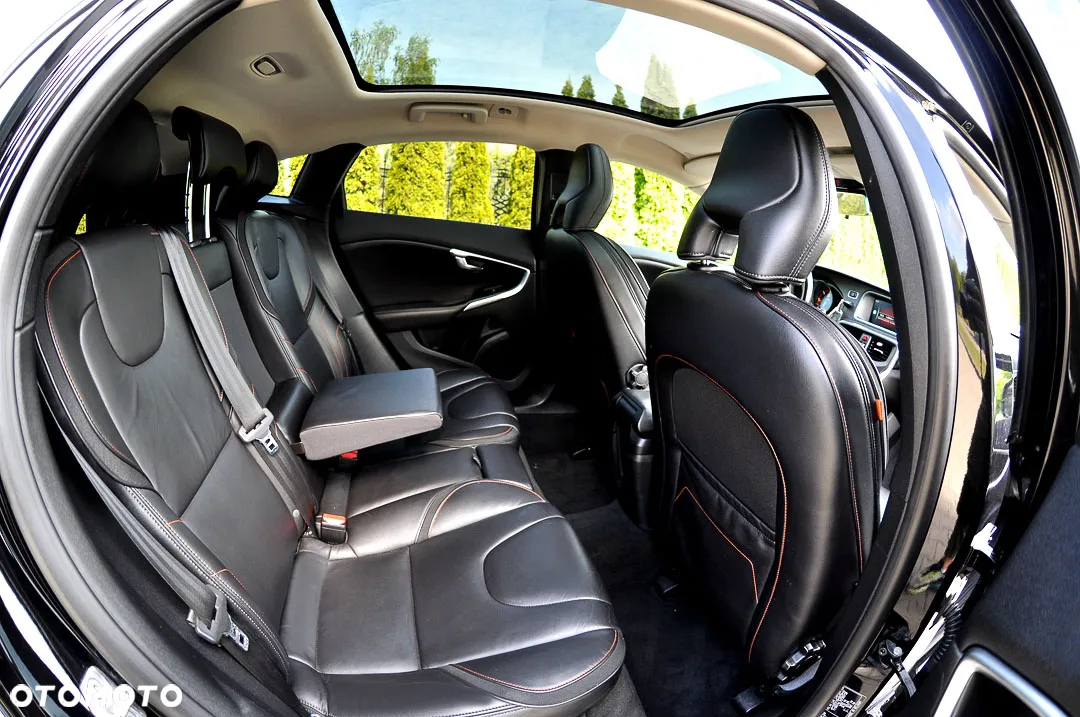 Volvo V40 D2 Drive-E Ocean Race - 17