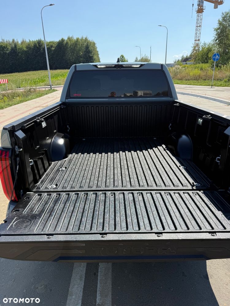 Toyota Tundra - 4