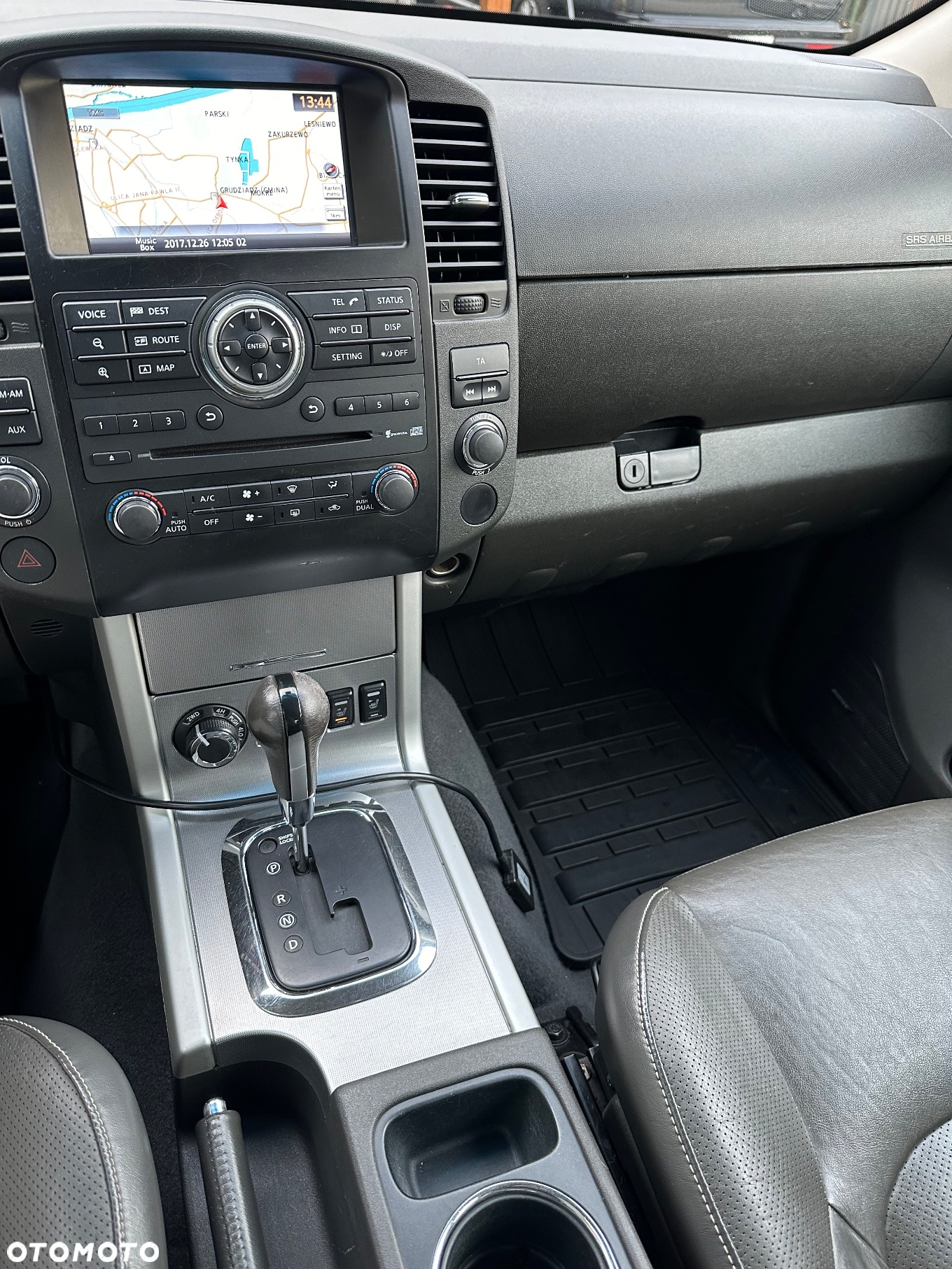Nissan Navara 3.0 D V6 Platinum Long EU5 - 9