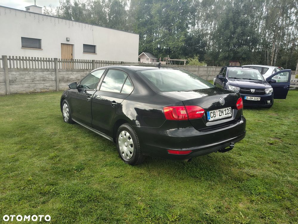 Volkswagen Jetta 1.6 TDI Blue Motion Technology Match - 4