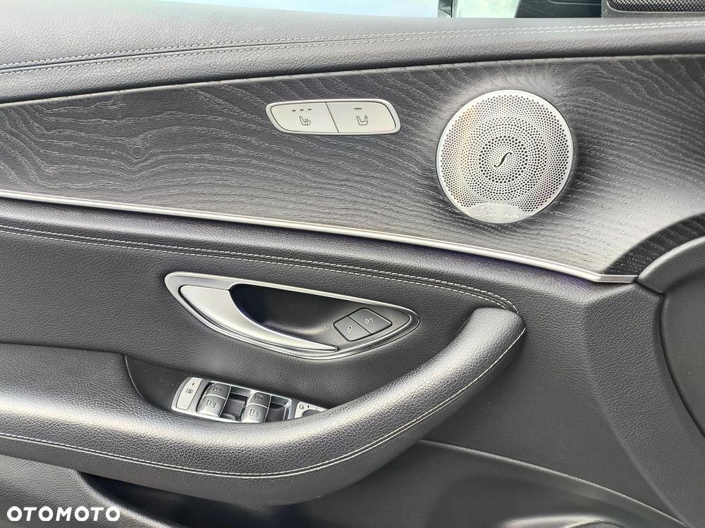 Mercedes-Benz Klasa E 400 d 4-Matic 9G-TRONIC - 22