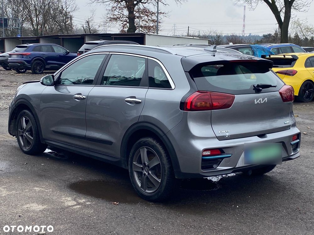 Kia Niro 64kWh M - 13