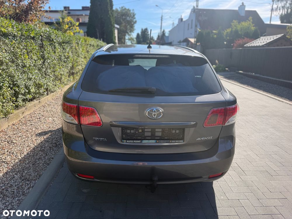 Toyota Avensis 2.0 D-4D - 5