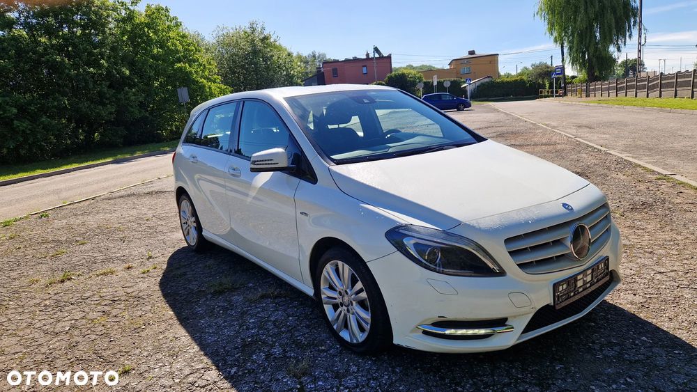 Mercedes-Benz Klasa B 180 (BlueEFFICIENCY) - 2