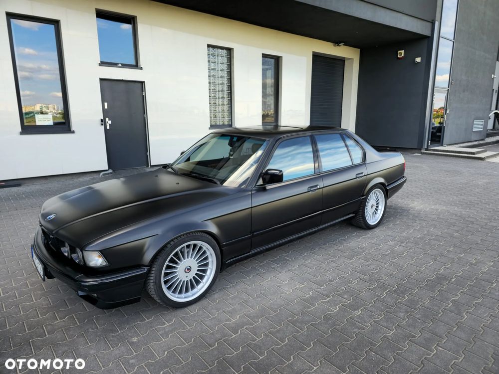 BMW Seria 7 740i V8 - 24