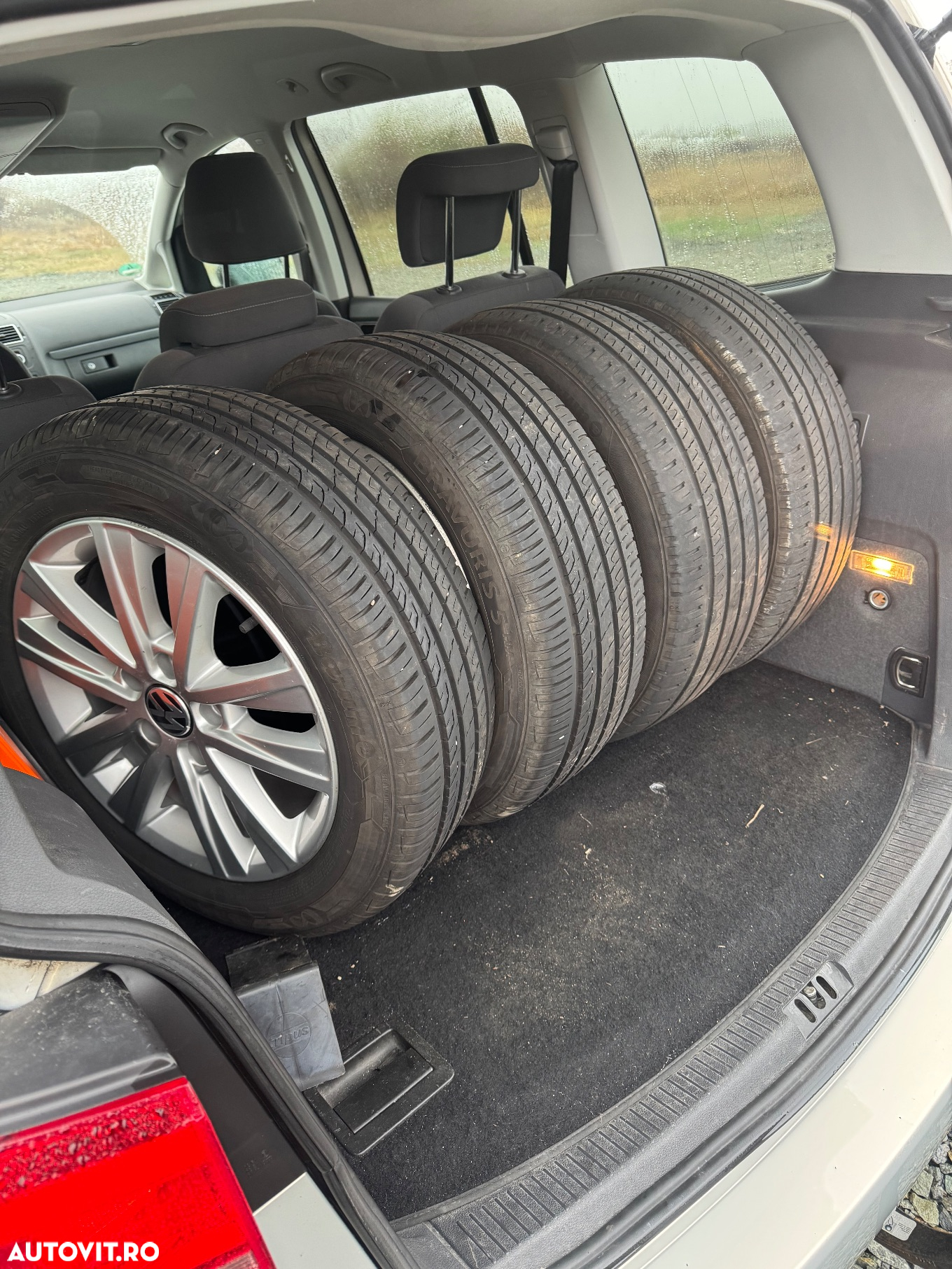 Volkswagen Touran 2.0 TDI DPF BlueMotion Technology Comfortline - 7