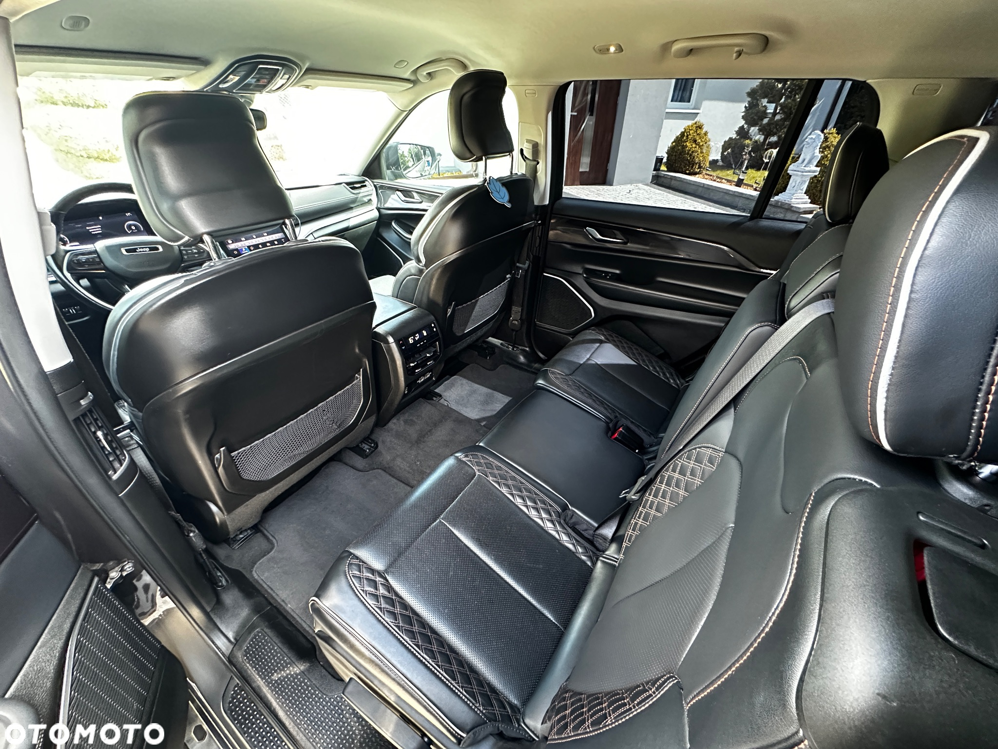 Jeep Grand Cherokee - 20