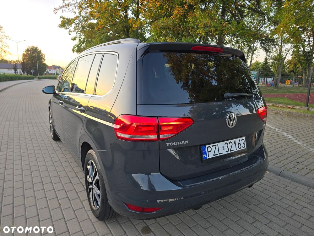 Volkswagen Touran - 3