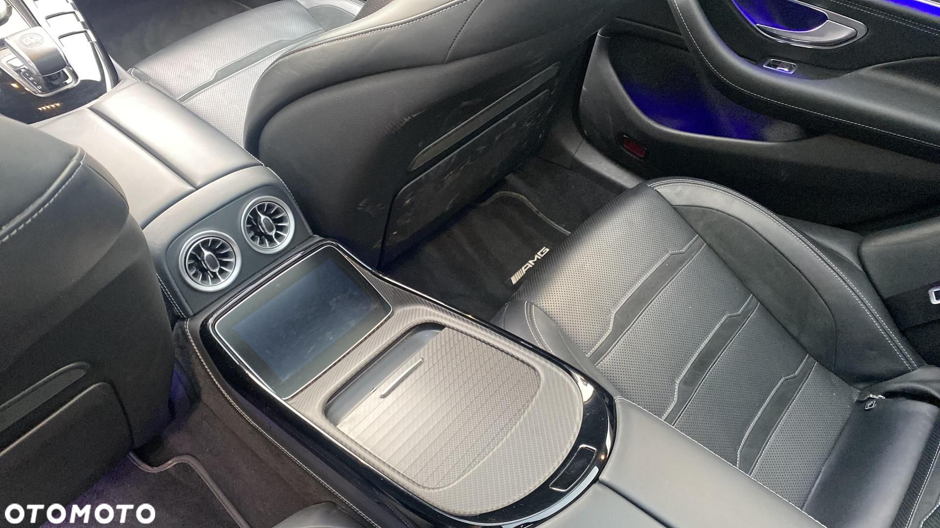 Mercedes-Benz AMG GT - 19