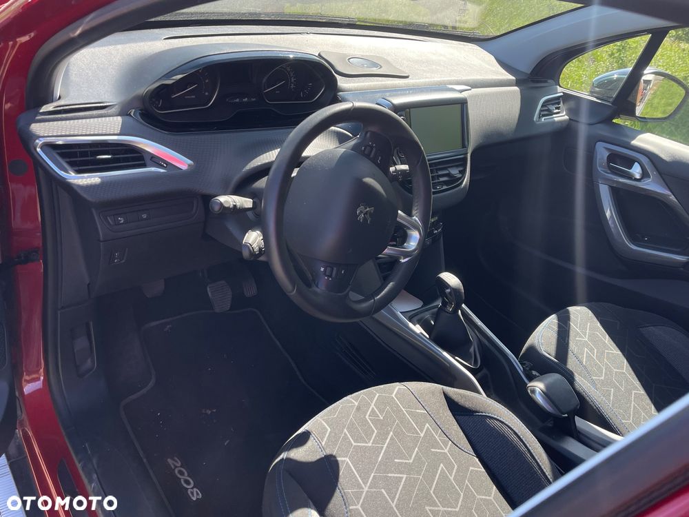 Peugeot 2008 1.6 BlueHDi Style - 13