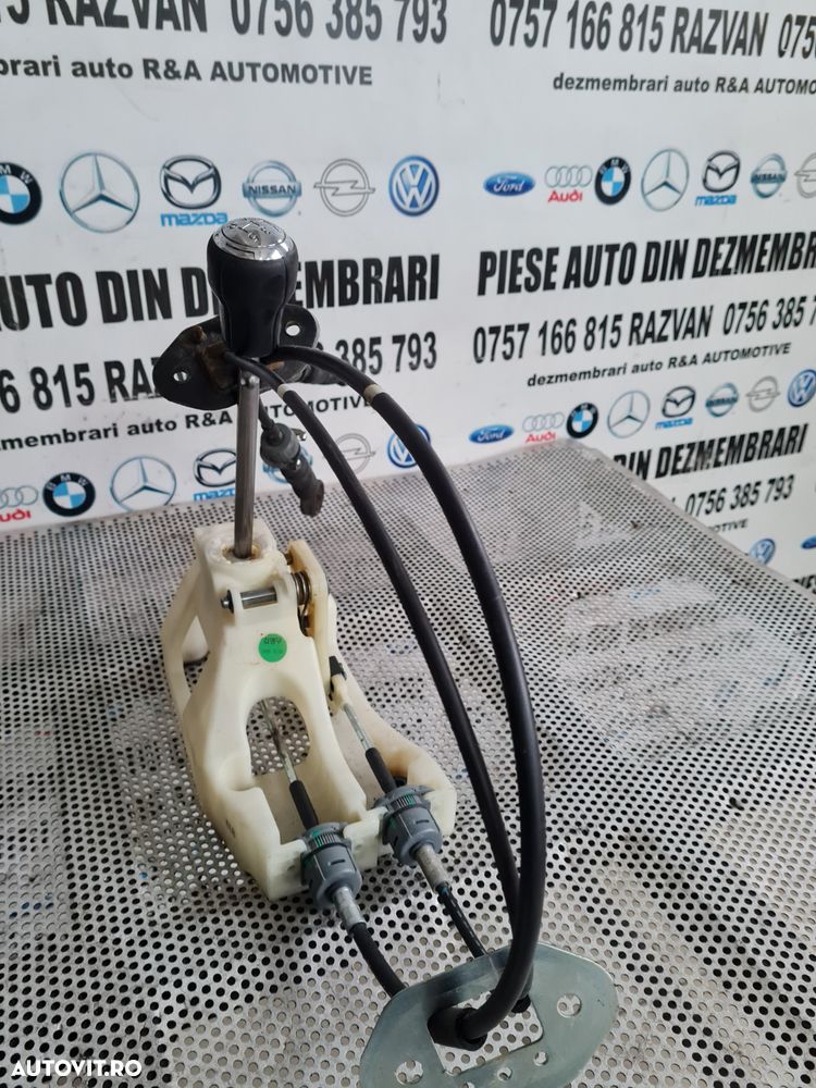 Timonerie Hyundai IX35 2.0 Benzina An 2009-2010-2011-2012-2013-2014-2015 5+1 Trepte 2x4 Motor G4KD Dezmembrez Hyundai IX35 2.0 Benzina 2x4 Cod Motor G4KD An 2009-2010-2011-2012-2013-2014-2015 Volan Stanga - 4