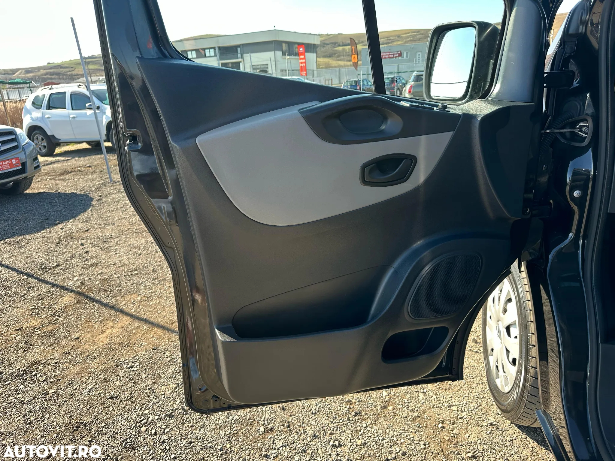 Renault Trafic - 12
