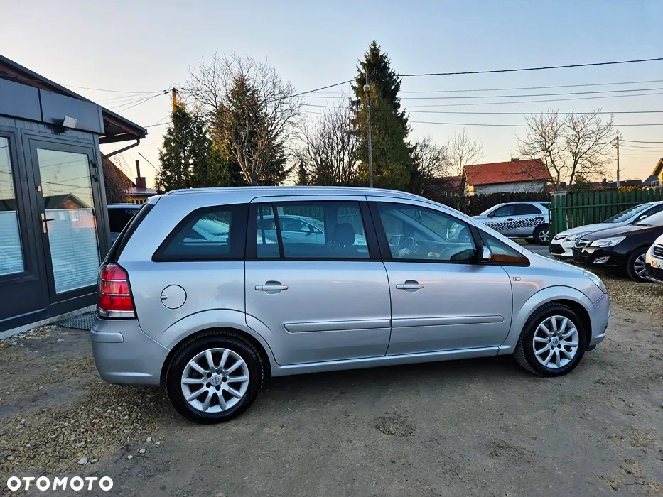 Opel Zafira 1.8 Cosmo - 12