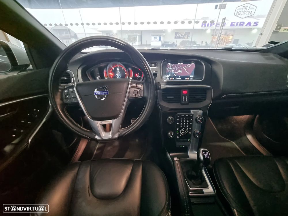 Volvo V40 1.6 D2 R-Design - 11