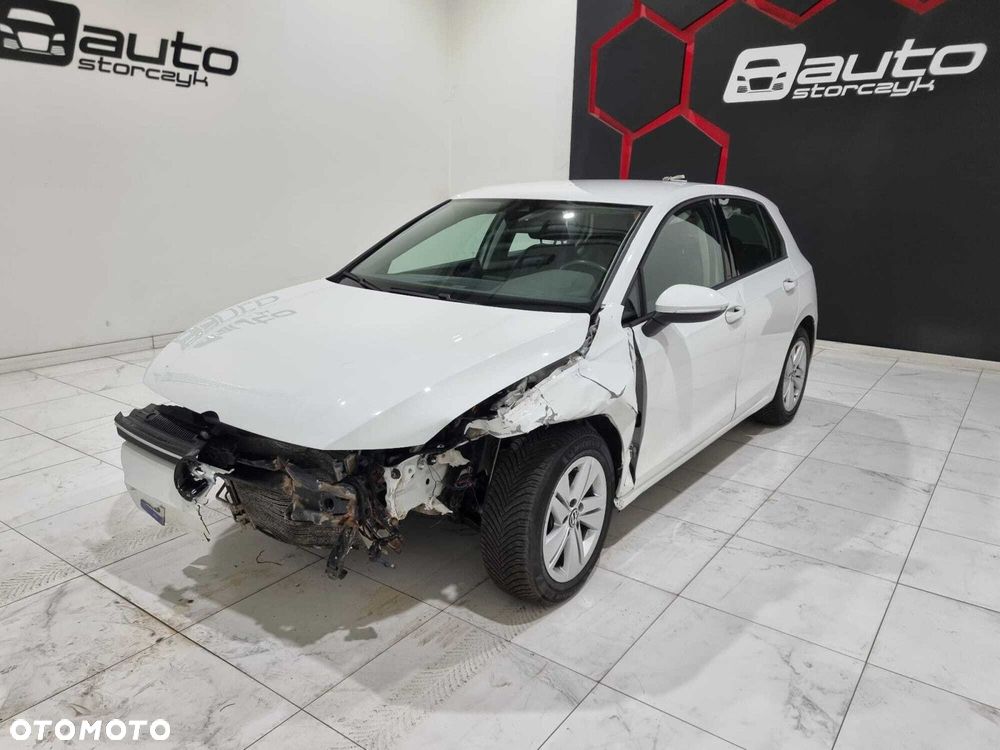 Volkswagen Golf - 8