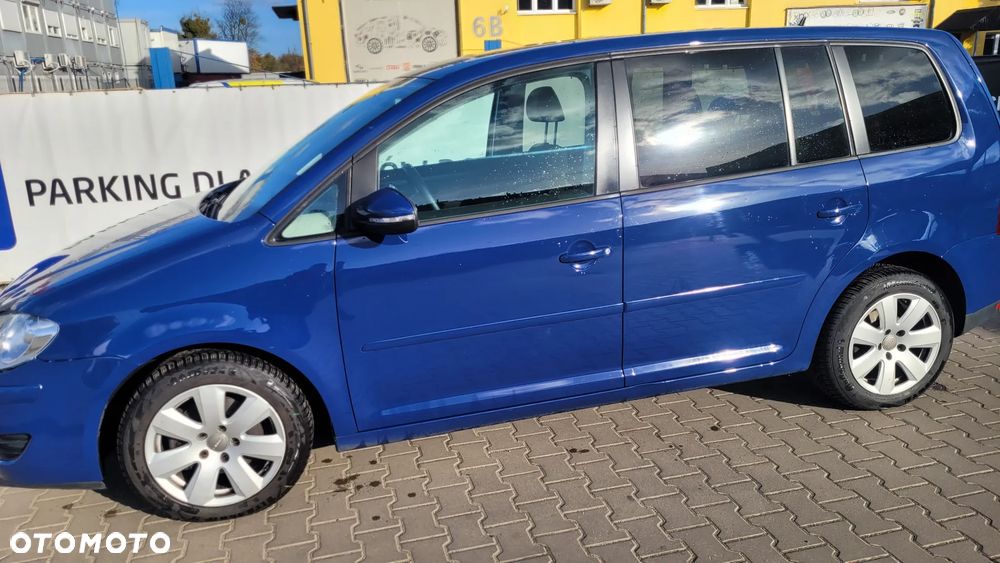Volkswagen Touran 1.9 TDI DPF BlueMot Conceptline - 6
