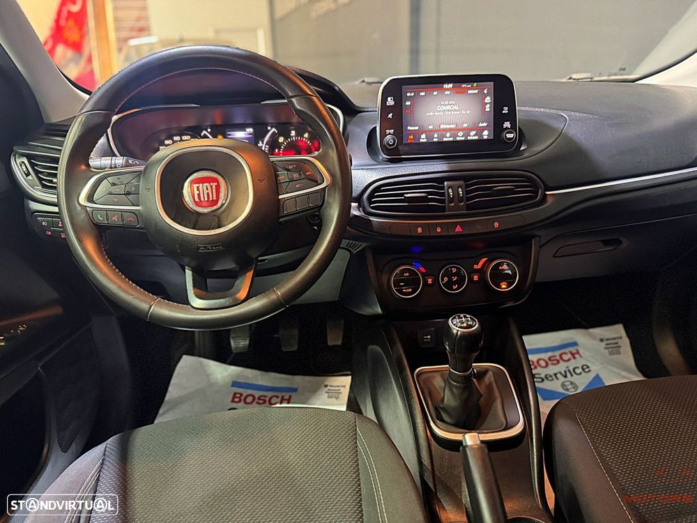 Fiat Tipo Station Wagon 1.3 M-Jet Lounge Tech - 20