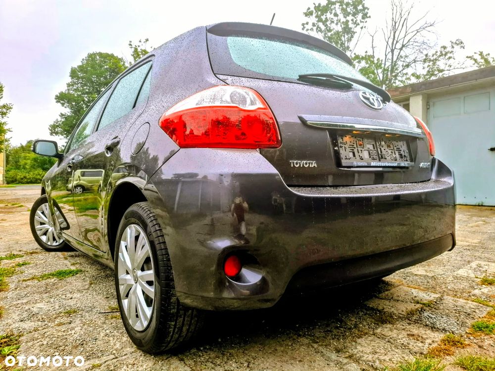 Toyota Auris - 11