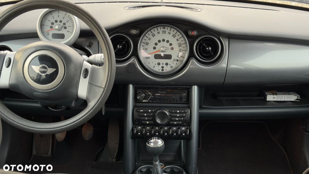 MINI Cooper Sidewalk - 18