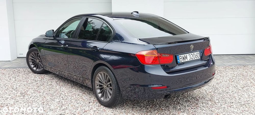 BMW Seria 3 316d Sport Line - 10