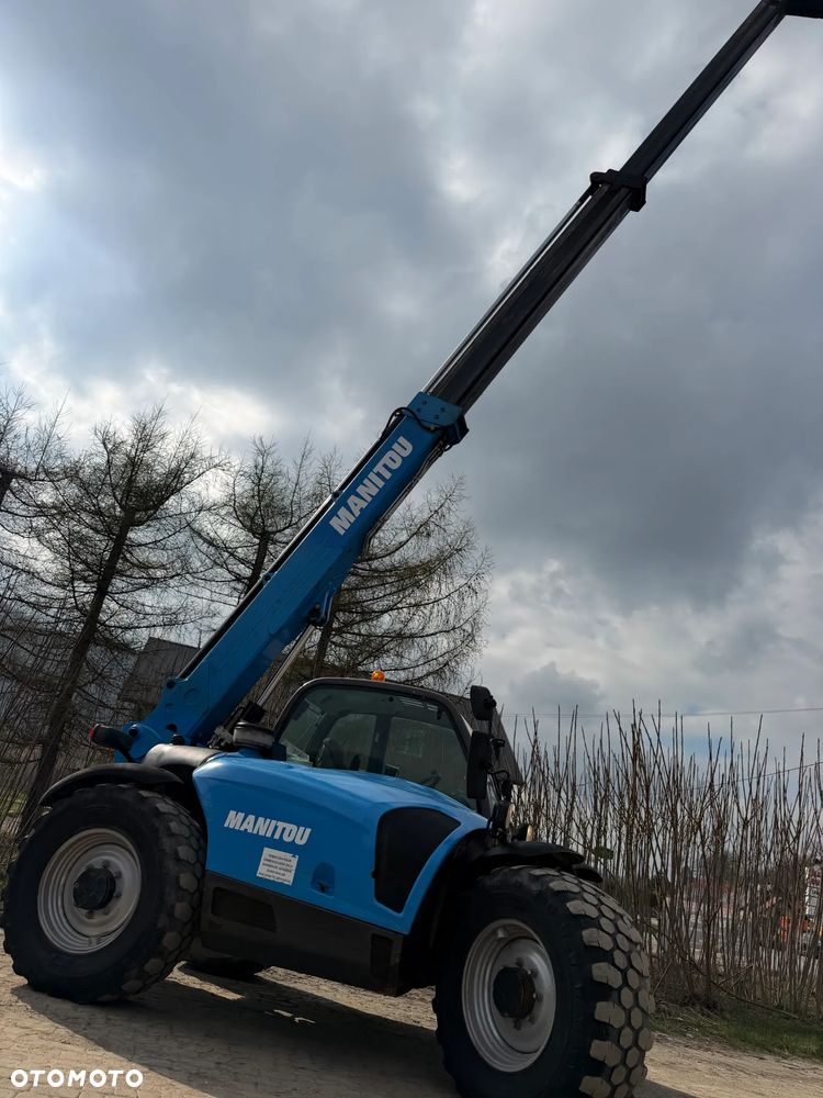 Manitou MT932 Ładowarka Teleskopowa 9m wysuw!  UDŹWIG 3,2 TONY! Przebieg 2600 mtg. jak Nowa z SALONU 2016 rok z Norwegii z Gospodarstwa rolnego! Silnik DEUTZ 110 km. Aktualne Serwisy w Dekra. Nowy Model sterowane wszystko z 1 dżojstika. Widły i łyżka. Ani deka luzu czy wycieku. OKAZJA! Jazda REWERS + 4 biegi. Skręt 3 tryby. - 9