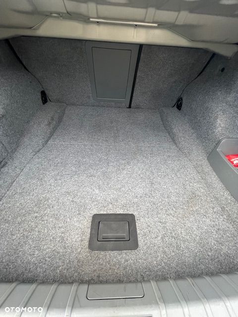 BMW Seria 3 318i - 11