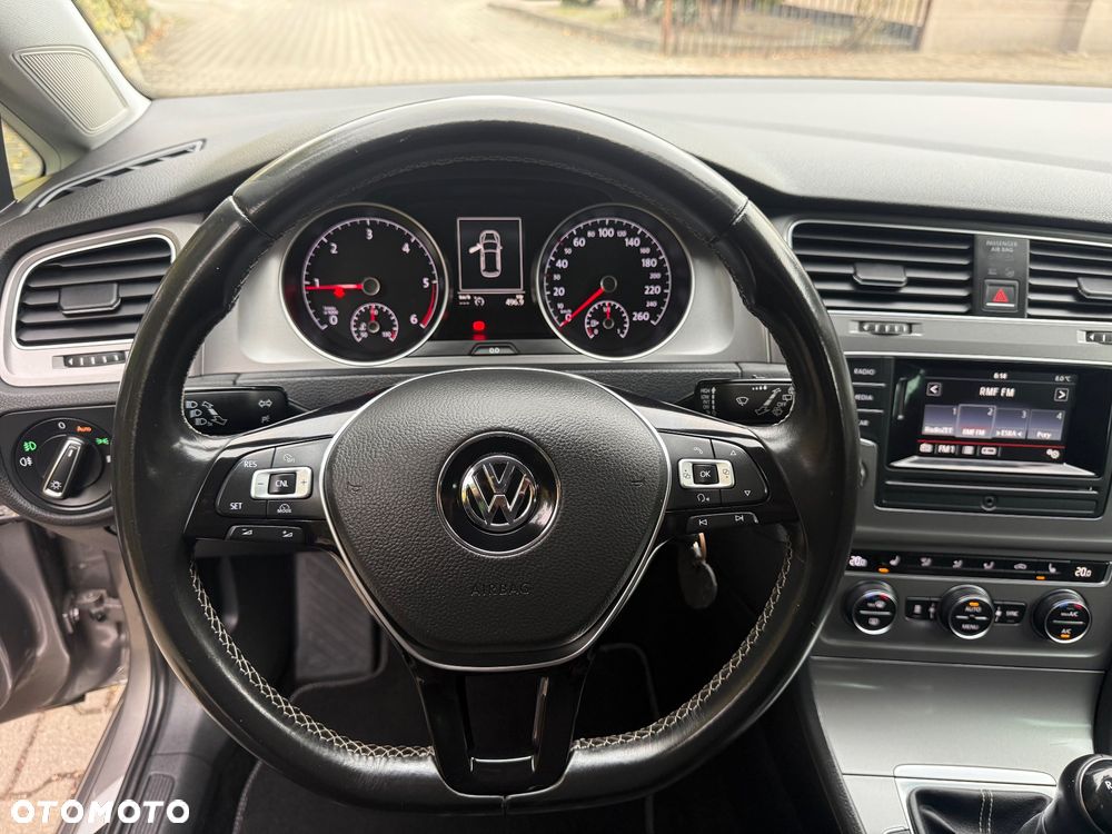 Volkswagen Golf 1.6 TDI BlueMotion Technology Lounge - 23