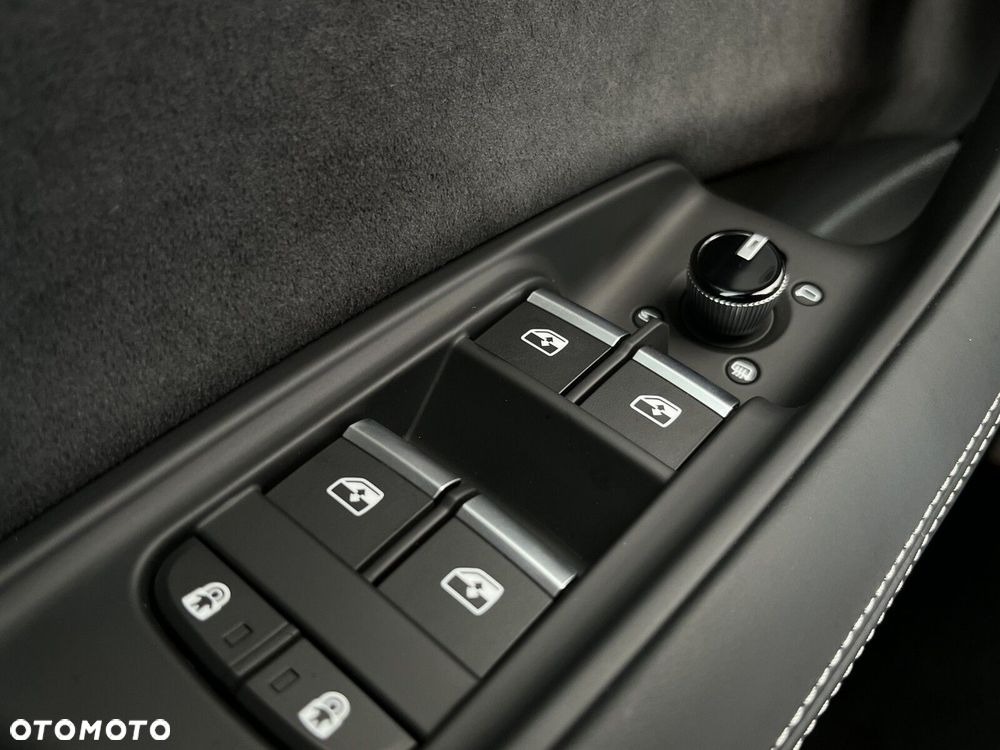 Audi SQ8 - 38