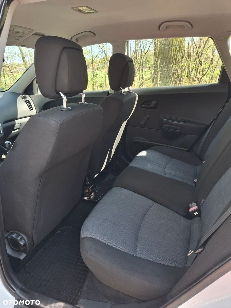 Kia Ceed 1.6 Crdi Comfort + - 11