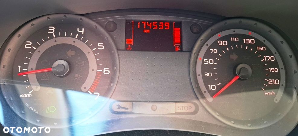 Renault Clio 1.2 16V Expression - 12