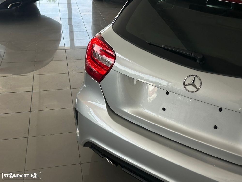 Mercedes-Benz A 180 d AMG Line - 13