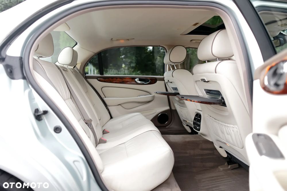 Jaguar XJ XJ8 4.2 LWB - 10