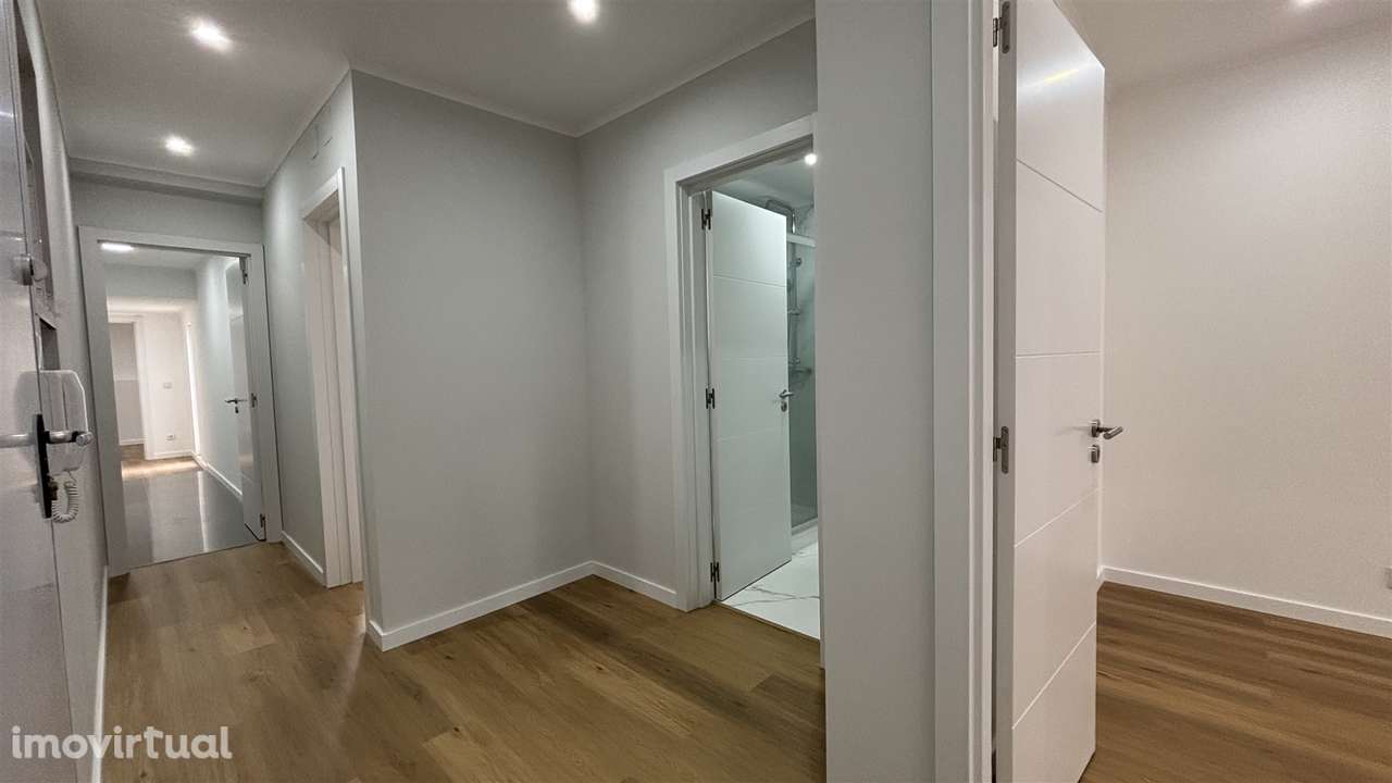 Apartamento T2+1 Venda em Águas Livres,Amadora - Grande imagem: 3/31