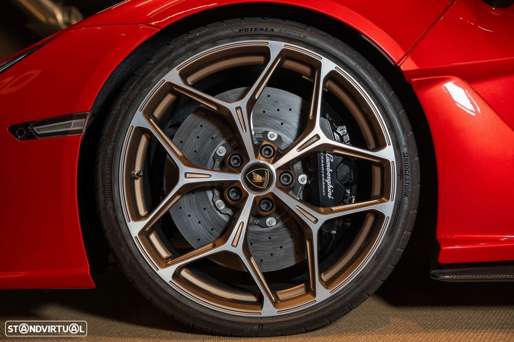 Lamborghini Revuelto 6.5 V12 - 16