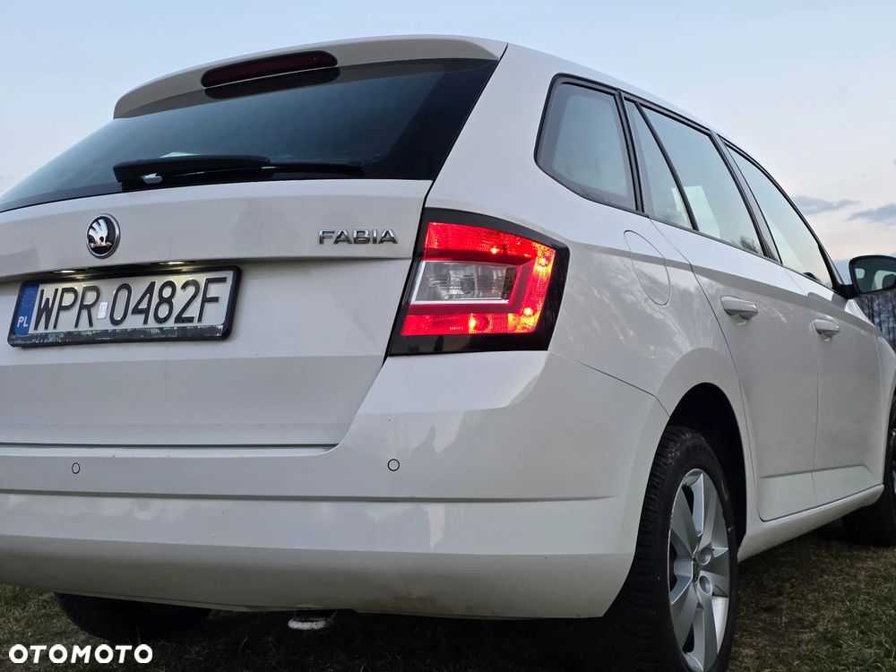 Skoda Fabia 1.0 TSI Ambition - 2