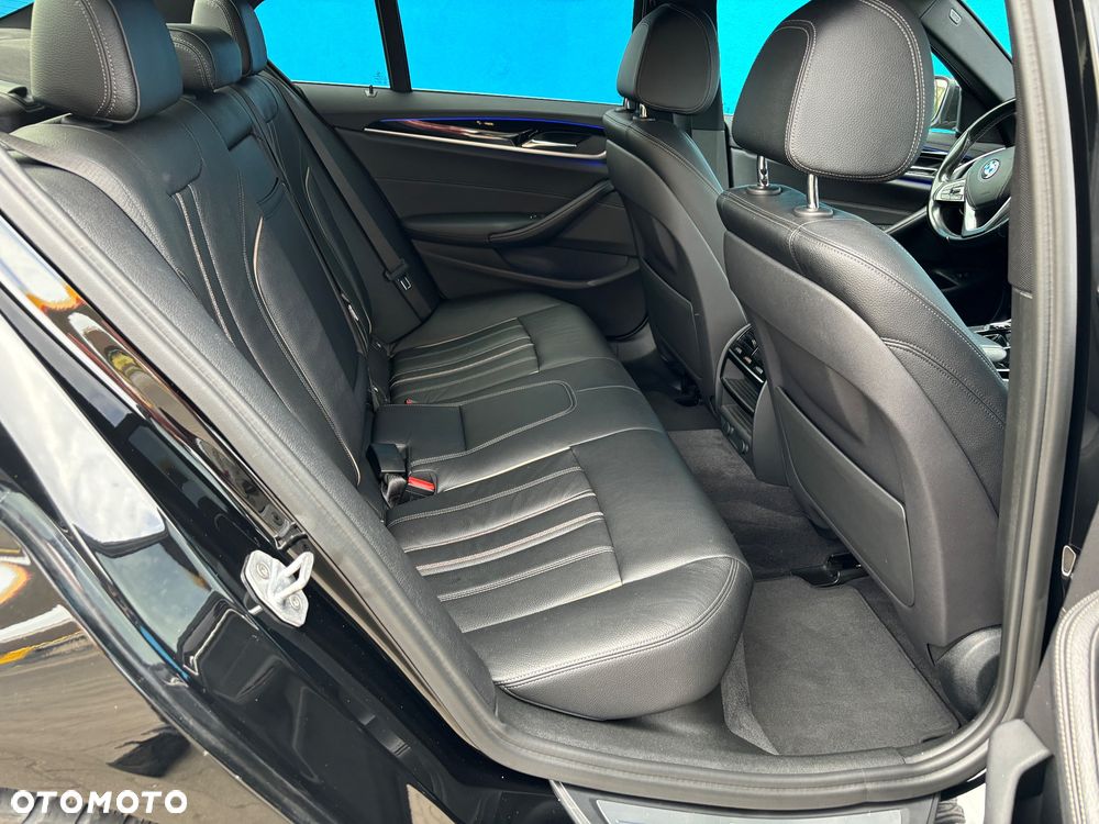 BMW Seria 5 520d xDrive Luxury Line sport - 31