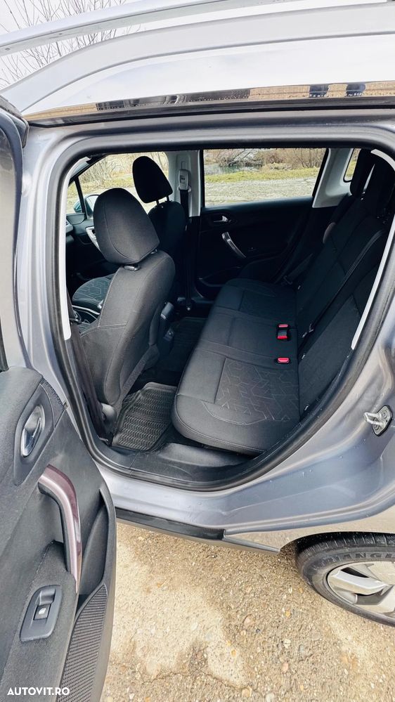 Peugeot 2008 Blue-HDi FAP 100 STOP & START Style - 13