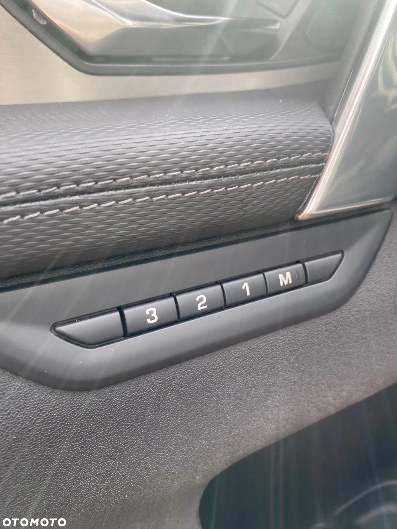 Land Rover Discovery Sport - 12