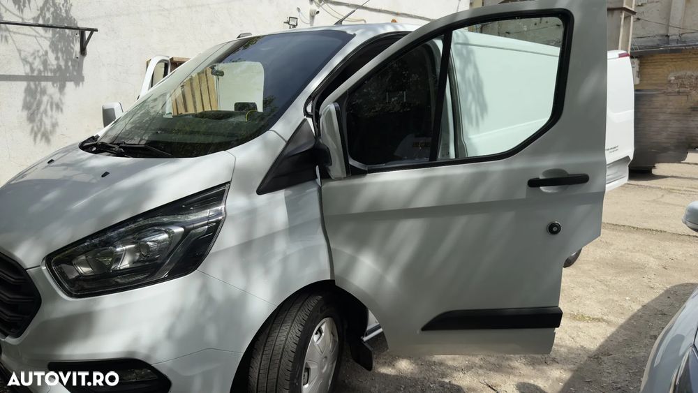 Ford TRANSIT CUSTOM - 2