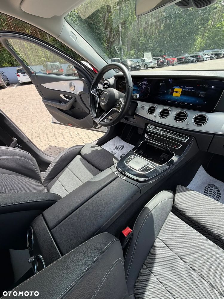 Mercedes-Benz Klasa E 200 d - 33