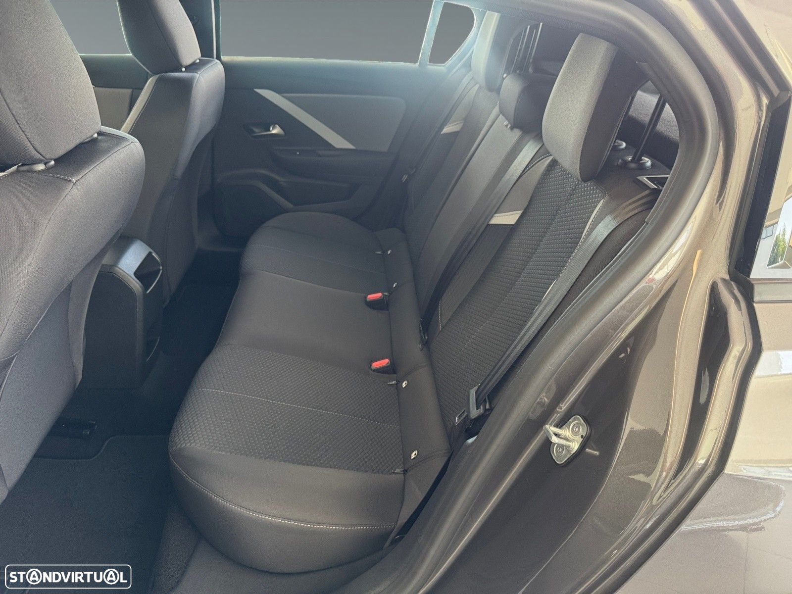 Opel Astra 1.2 T Edition - 13