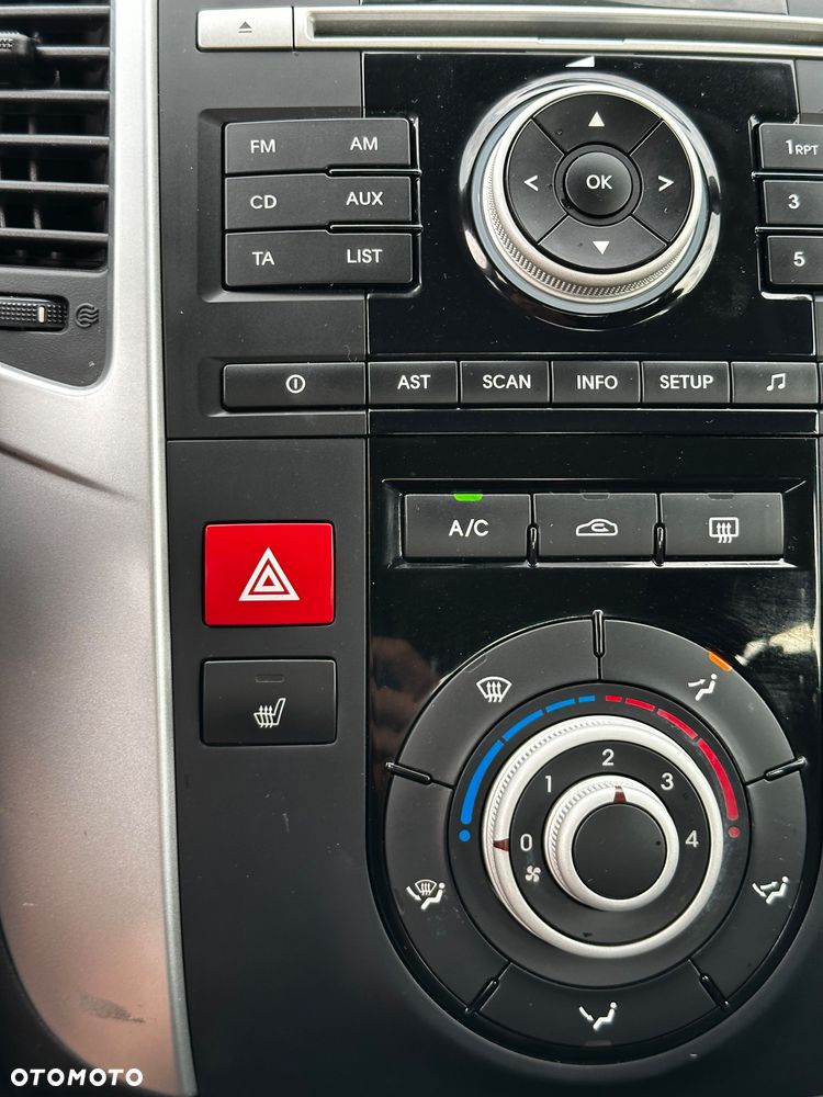 Kia Venga - 23