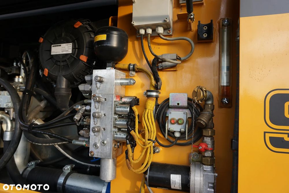 Liebherr R 920 LC - 13