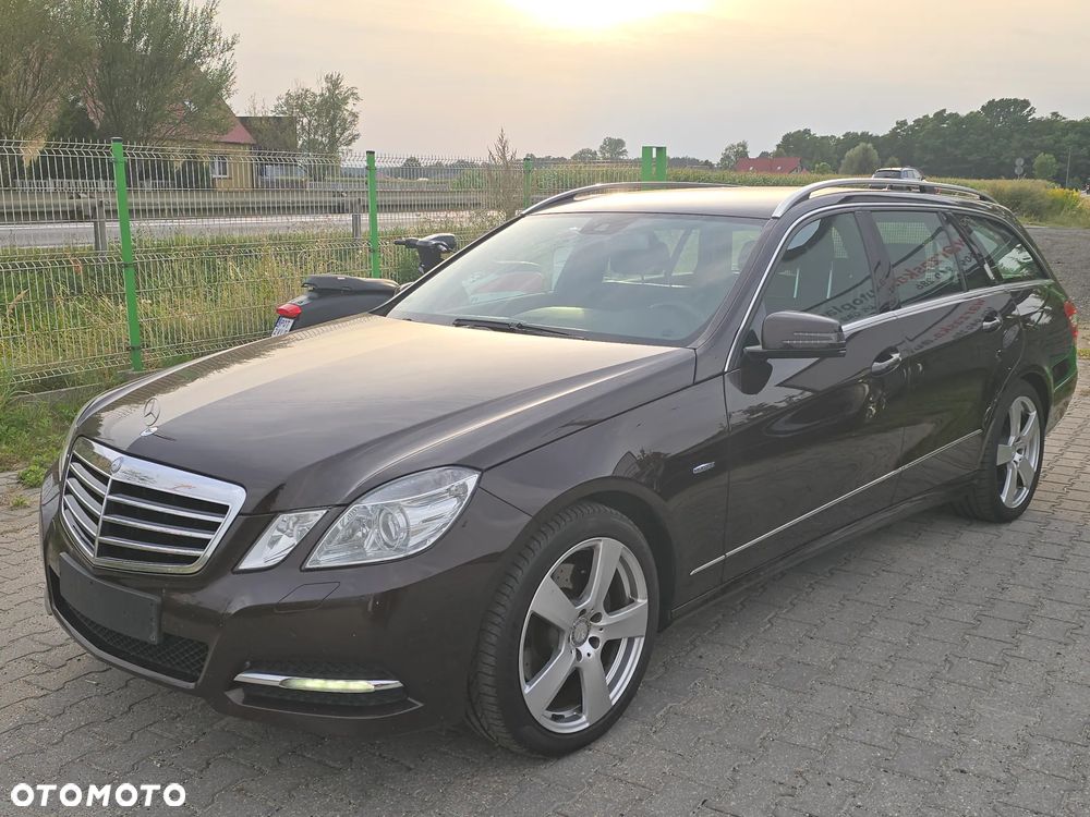 Mercedes-Benz Klasa E 200 CGI BlueEffICIENCY Avantgarde