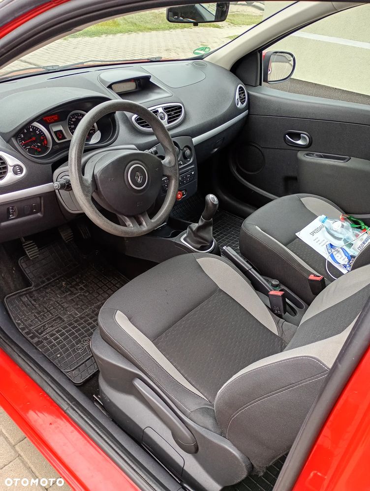 Renault Clio 1.2 16V Alize - 3