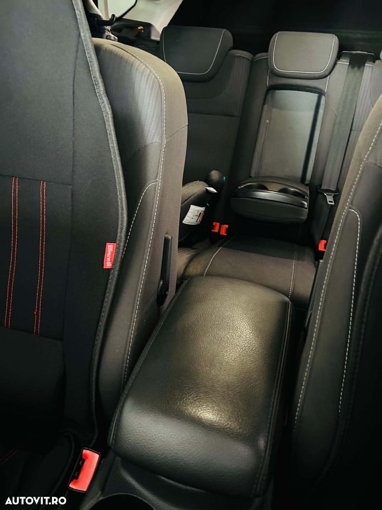 Ford Focus - 28