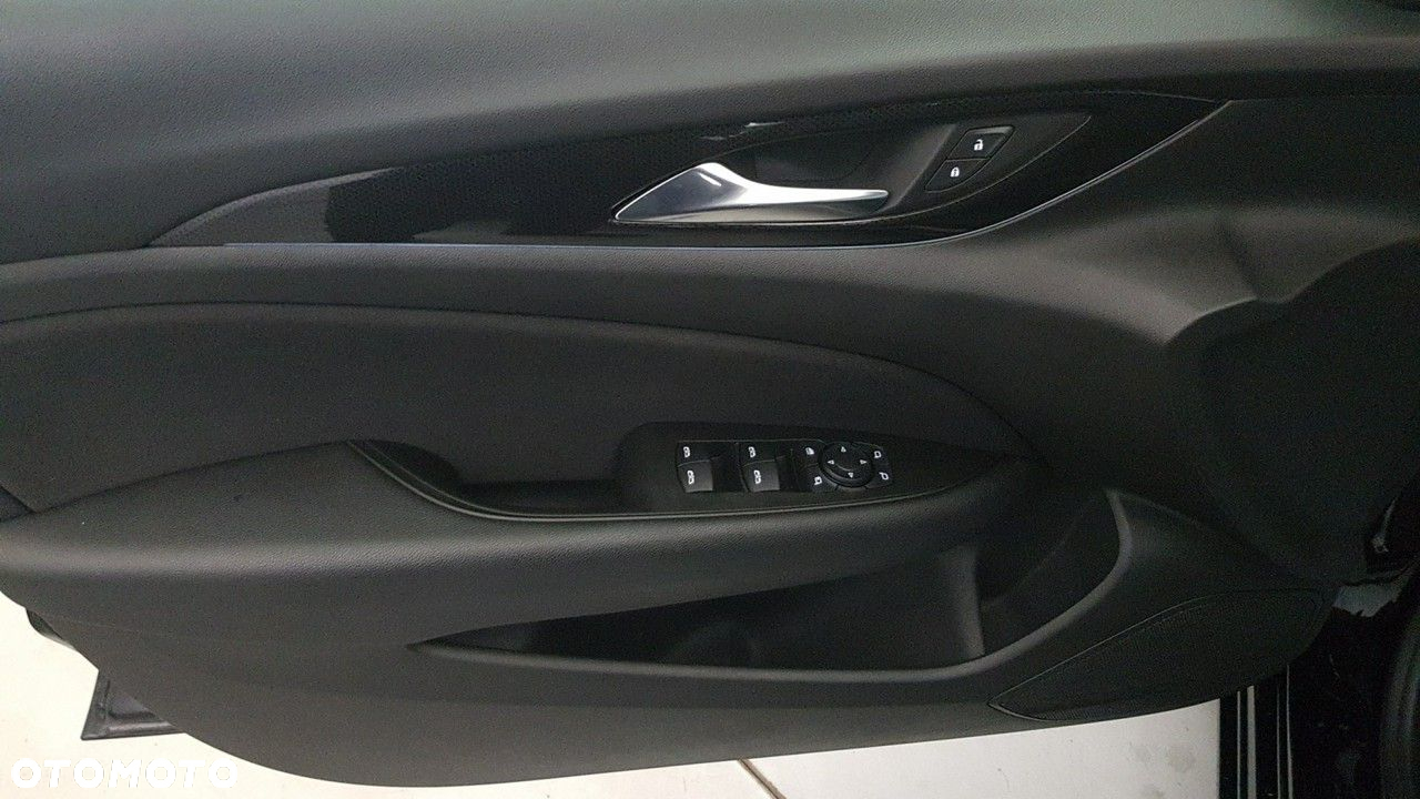 Opel Insignia - 23