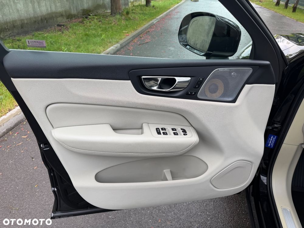 Volvo XC 60 T8 Plug-In Hybrid AWD Inscription Expression - 12